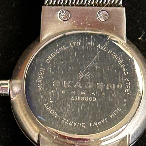 VINTAGE- SKAGEN WOMEN'S WATCH, JEWEL HOUR MARKERS, MESH STRAP - Picture 6 of 6